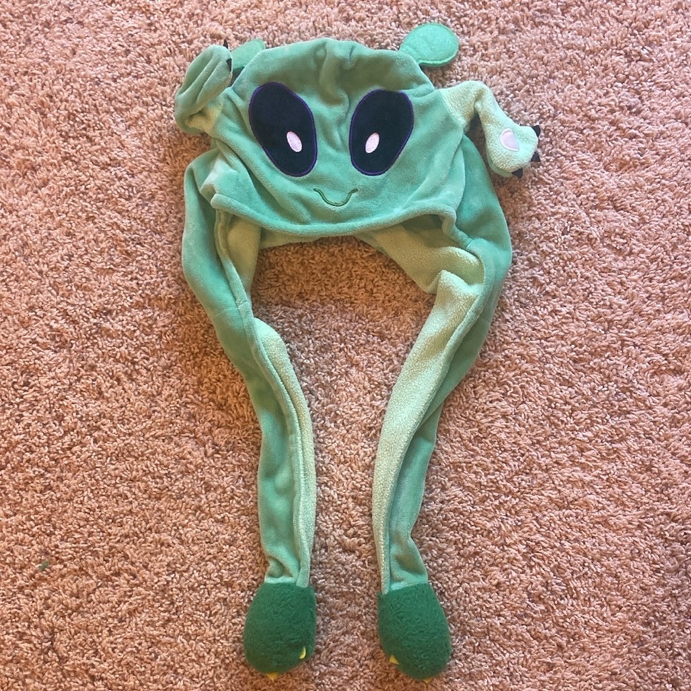 Kids Green Alien One-Piece Hat - Cute Character Design